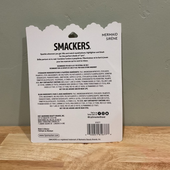 Lip Smackers Sparkle and Shine Mermaid Glitter Palette with eyeshadows + blush. - Picture 5 of 5